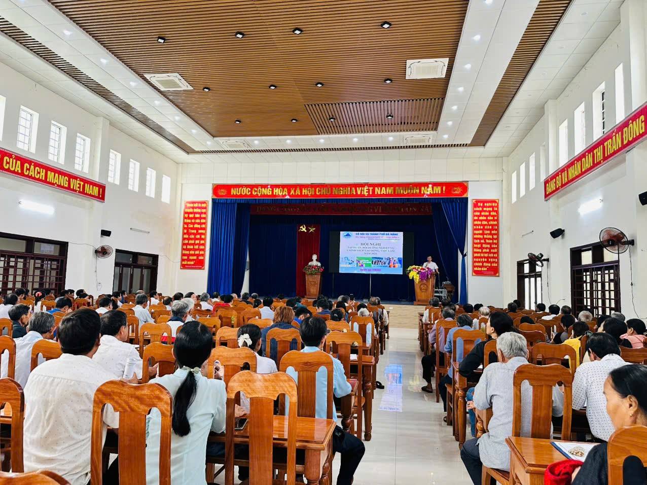 Hội nghị tập huấn nghiệp vụ chính sách hỗ trợ tạo việc làm cho cán bộ cơ sở