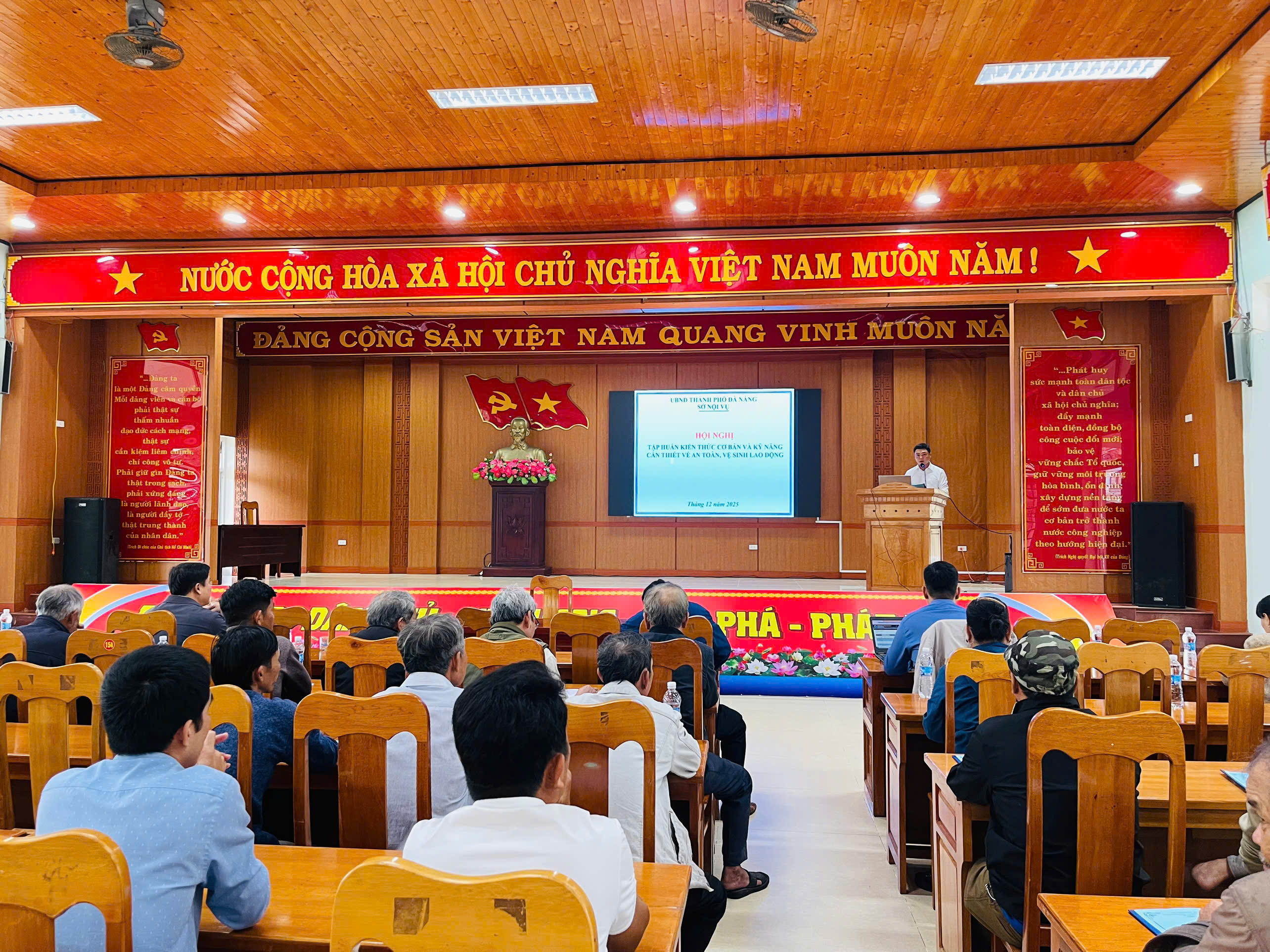 Sở Nội vụ thành phố tập huấn thực hiện Luật An toàn, vệ sinh lao động tại Duy Nghĩa