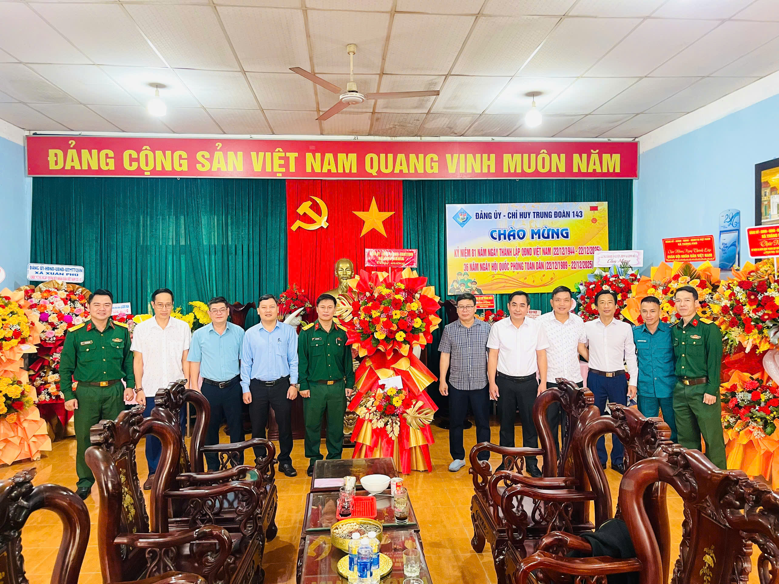 Lãnh đạo xã Duy Nghĩa thăm chúc mừng các đơn vị nhân kỷ niệm 81 năm ngày thành lập Quân đội nhân dân Việt Nam 22/12