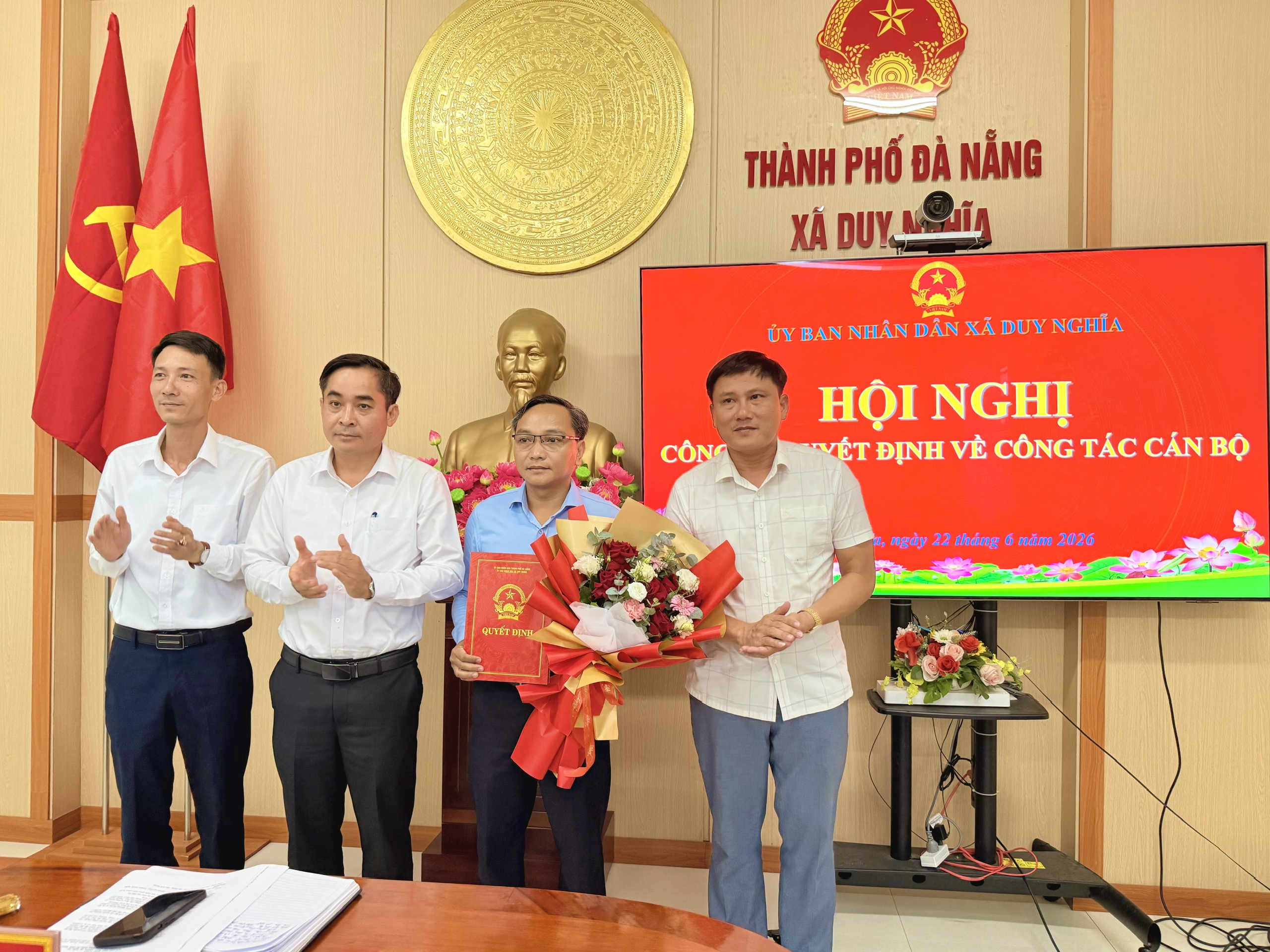 Ông Ngô Đình Tuấn được bổ nhiệm giữ chức vụ Giám đốc Trung tâm Phục vụ hành chính công xã Duy Nghĩa