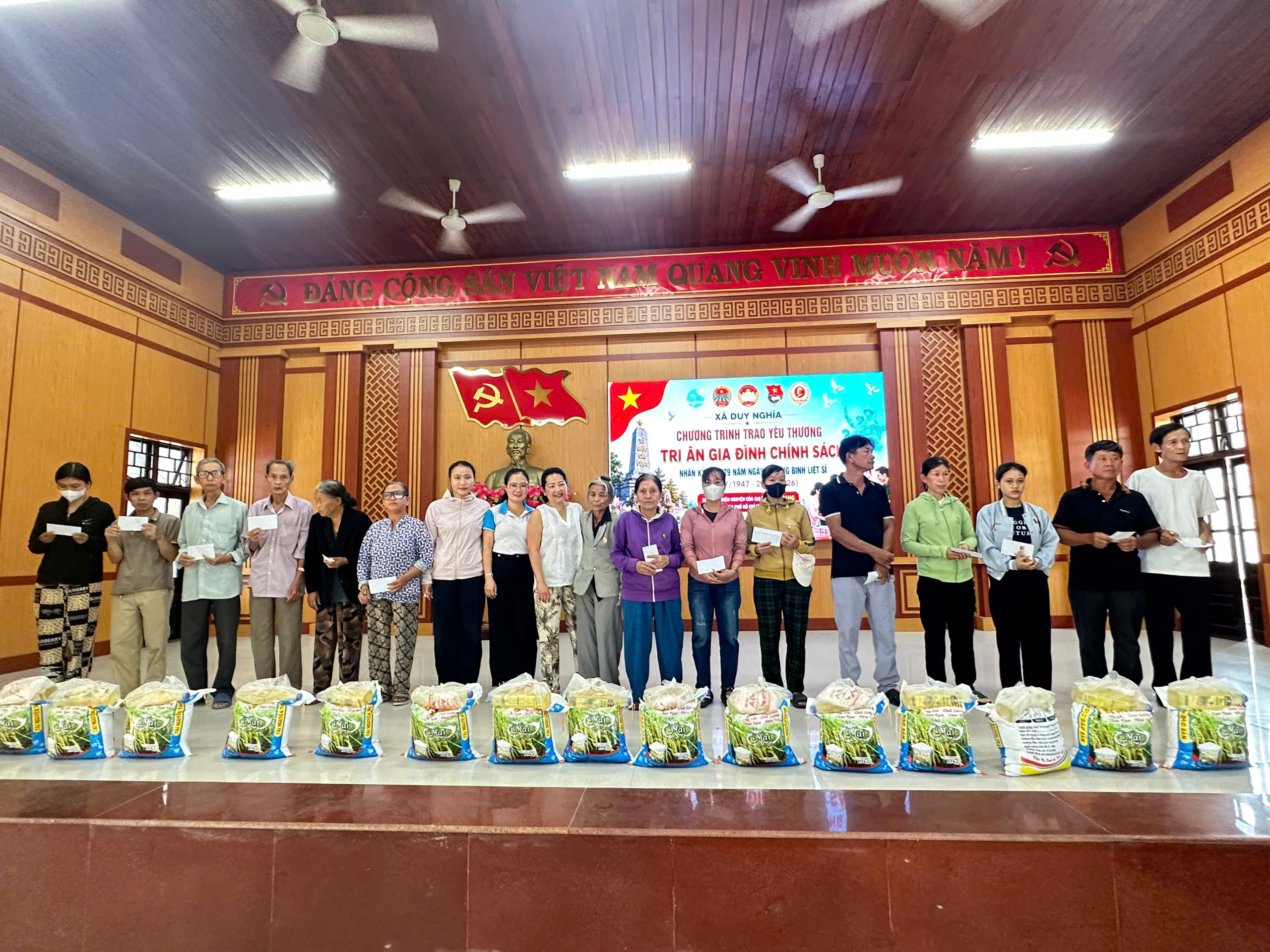 TRAO YÊU THƯƠNG – LAN TỎA NGHĨA TÌNH TRI ÂN