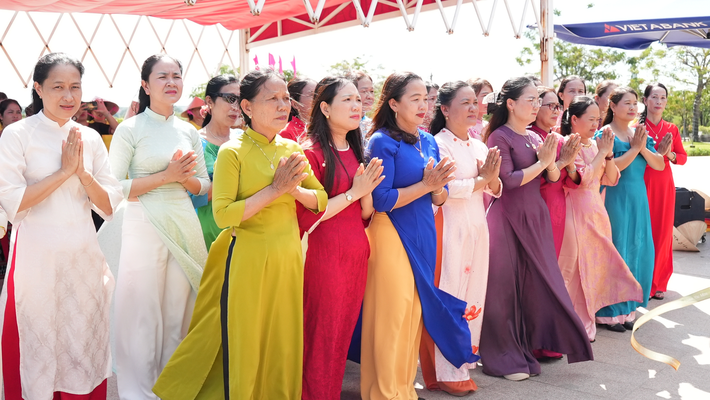 Hội LHPN xã Duy Nghĩa tổ chức Hành trình về nguồn “Tiếp nối truyền thống – Vững bước tương lai”